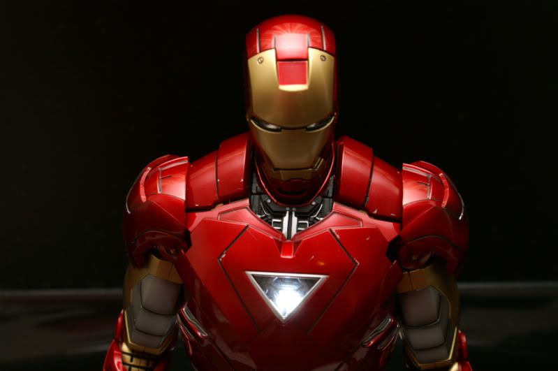 [Hot Toys] Iron Man 2: Mark VI - Limited Edition  - Página 4 PICT1117-2