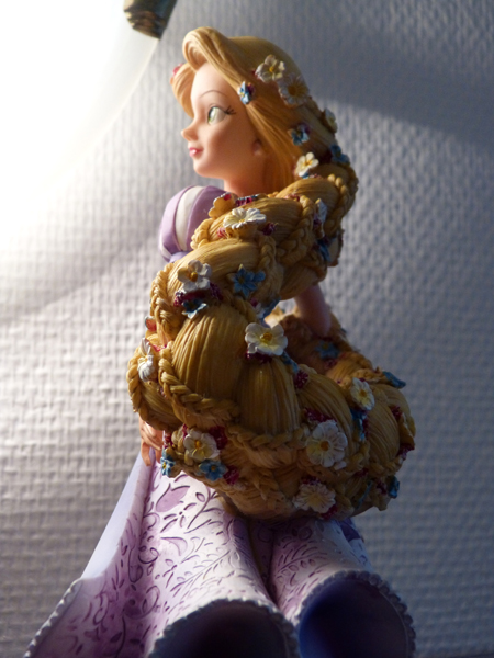 Disney Haute Couture - Enesco (depuis 2013) - Page 40 P1070048_zps2eb97924