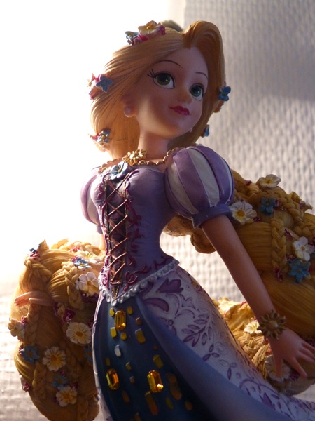 Disney Haute Couture - Enesco (depuis 2013) - Page 40 P1070052_zps4460e6ba