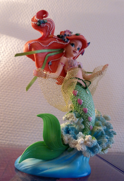 Disney Haute Couture - Enesco (depuis 2013) - Page 40 P1070082_zps27c4e218