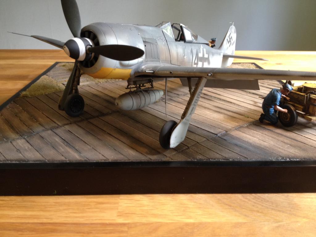 Mals Way Fw190A8 R2 (R8?) Sturmbock. Part: 2. Going For A Diorama...It Is Done... IMG_6309_zpsb0d79ccd