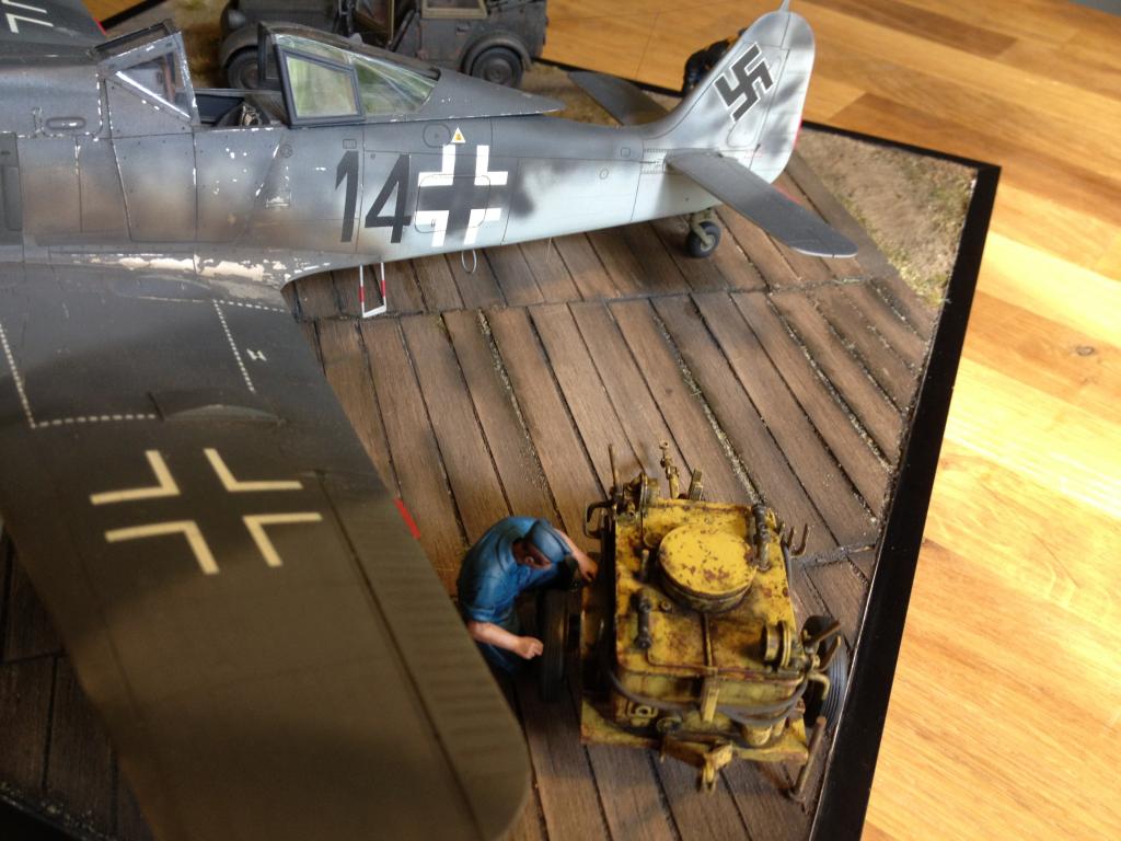 Mals Way Fw190A8 R2 (R8?) Sturmbock. Part: 2. Going For A Diorama...It Is Done... IMG_6321_zpsb1c54554