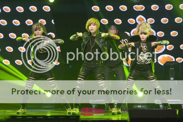 [Pics][08.11.12] D-Unit Luv Me Comeback @ M Countdown X18_zps8c92bf50