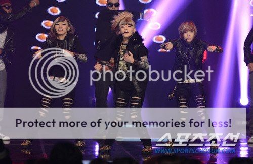 [Pics][08.11.12] D-Unit Luv Me Comeback @ M Countdown X2_zps5710c2b1