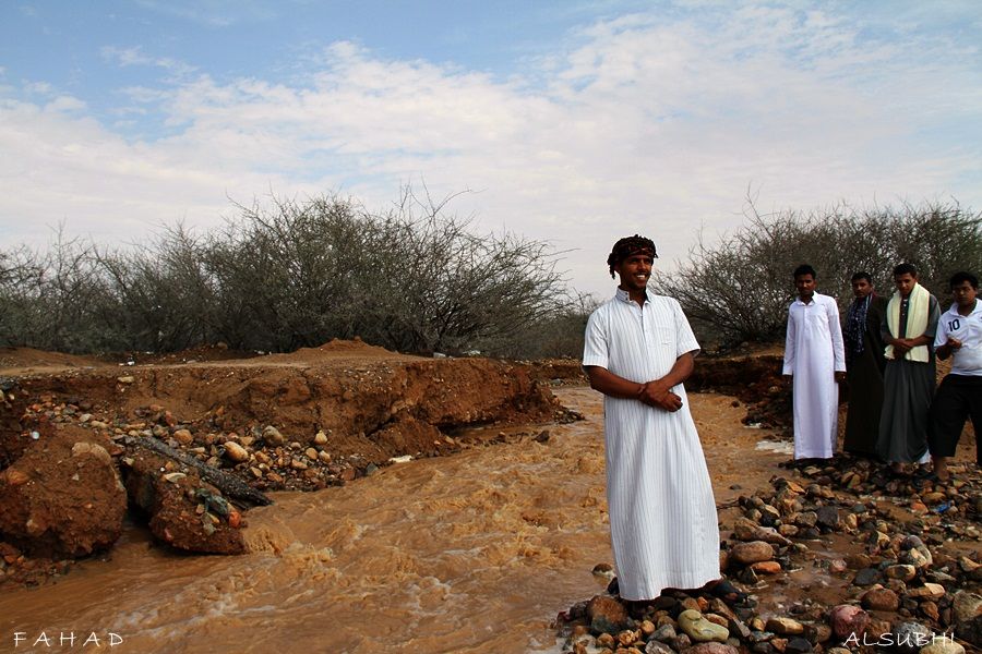 أمـطـار بــدر والـصميـد وسيـول تـاريـخـيه على السلـيـم .! الـجمـعه 09-01-1434هـ  IMG_0678