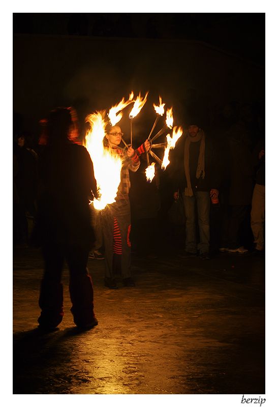 soirée cracheurs de feu au palais de tokyo 2014 IMGP9703a_zps930a0c20