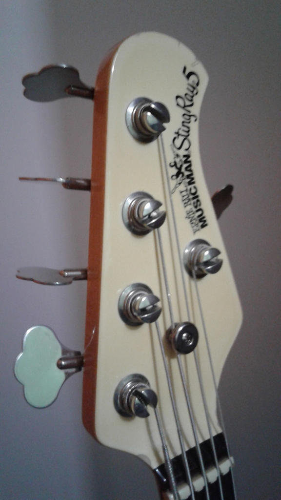 Music Man Stingray 5 R$ 6.000 20161014_210741_zpsqmenpdn0