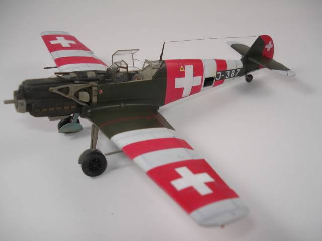 Messerschmitt BF 109E [academy] 1/72 - Suisse - Page 2 DSC05557