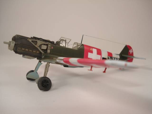 Messerschmitt BF 109E [academy] 1/72 - Suisse - Page 2 DSC05559