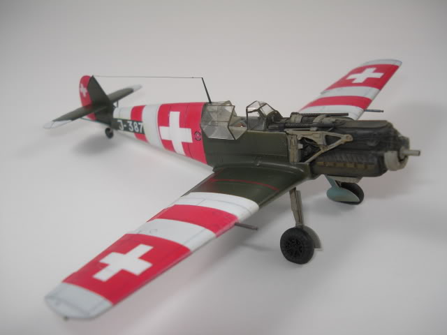 Messerschmitt BF 109E [academy] 1/72 - Suisse - Page 2 DSC05560