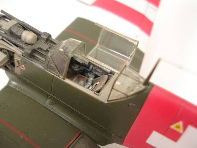 Messerschmitt BF 109E [academy] 1/72 - Suisse - Page 2 DSC05571