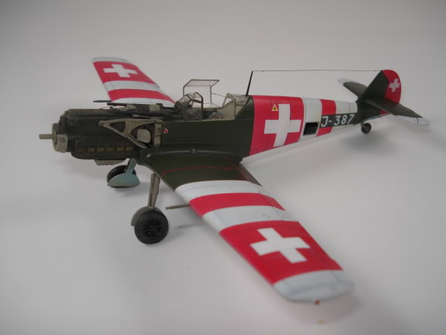 Messerschmitt BF 109E [academy] 1/72 - Suisse - Page 2 DSC05575