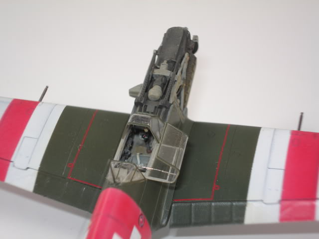 Messerschmitt BF 109E [academy] 1/72 - Suisse - Page 2 DSC05579