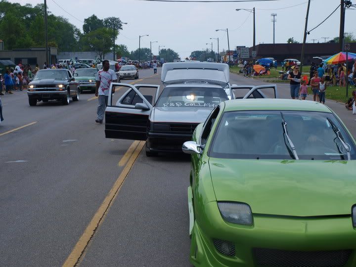 Memorial Day Parade 29121_126349867392648_1000005290514