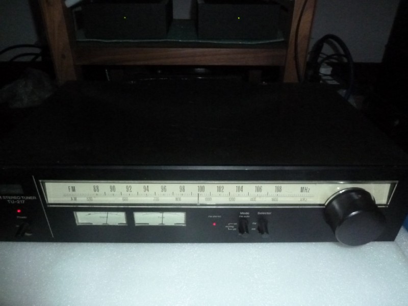 Sansui Tuner (TU-217) used Front_zps53d8573e