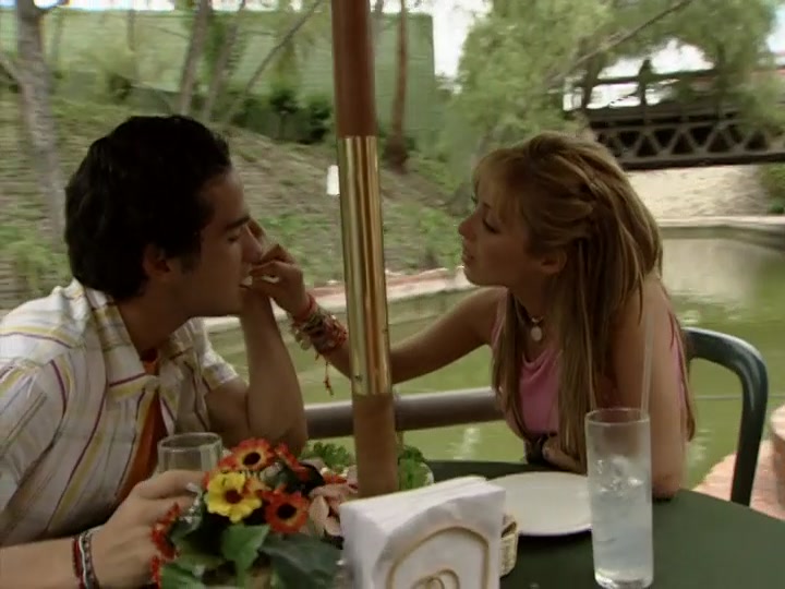 ღ Capturas de Mia y Miguel ღ 009_zps1nx48ujp