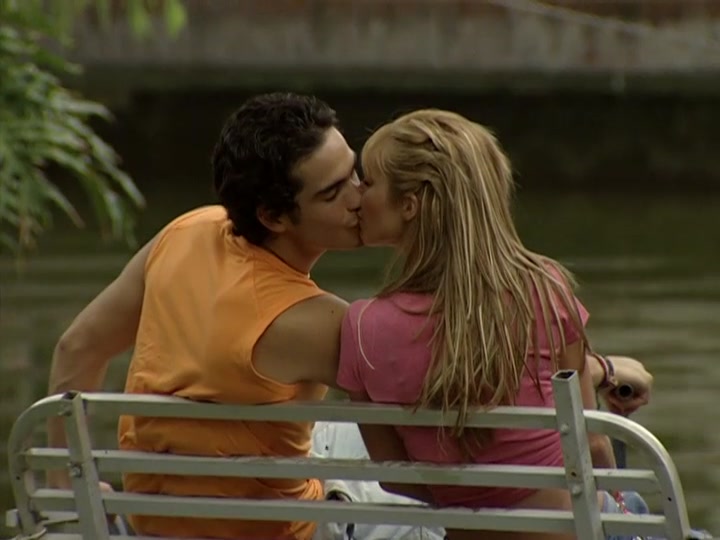 ღ Capturas de Mia y Miguel ღ - Página 2 024_zpswcbpek5g