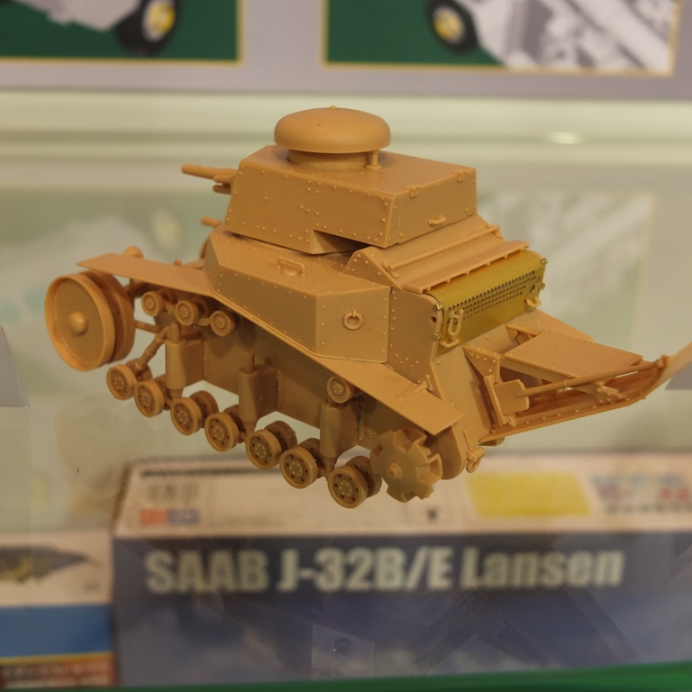 Nouveautés Hobby-Boss. - Page 5 HOBBY-BOSS%20Ref%2083874%20soviet%20T-18%20light%20tank%201930%2002_zpssnzni7jj