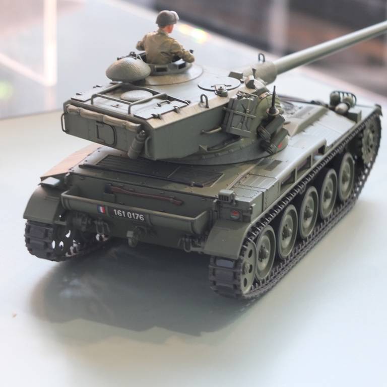 Nouveautés Tamiya. - Page 2 TAMIYA%20Ref%2035349%20french%20light%20tank%20AMX-13%2009_zpsyzpic2jj