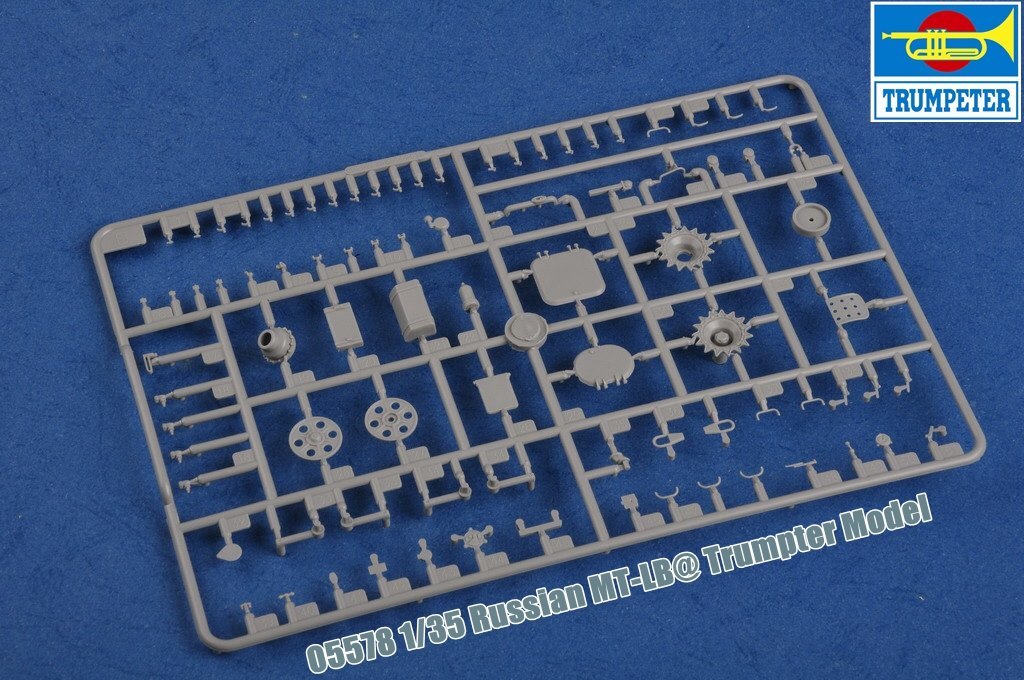 Nouveautés TRUMPETER - Page 8 TRUMPETER%2005578%20Russian%20MT-LB%2003_zpsrata9pjw