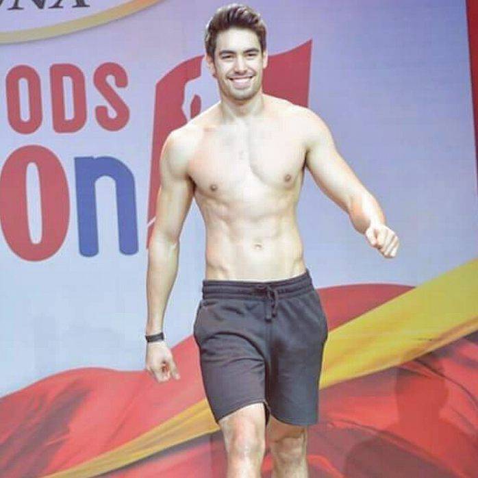 Road to Mister World 2016 - Final Night Photos Added 12472583_1016431805090183_7761613101538240998_n_zps0f7df060