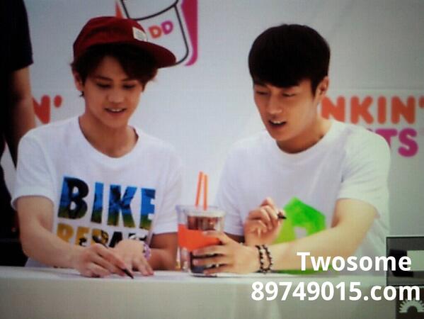 [PICS] [16.06.13] Doo Joon @Dunkin Donuts fansign BM3GWr5CQAEv01r_zps08f3aedc