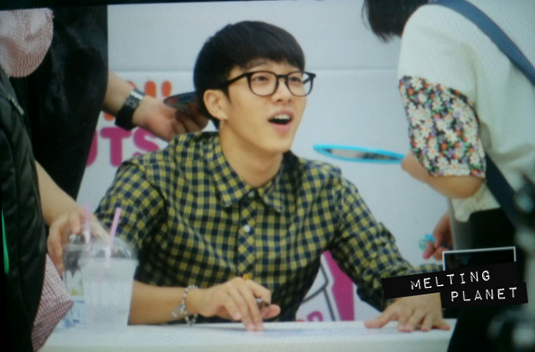 [PICS] [16.06.13] Gikwang @ Dunkin’ Donuts fansign BM3PdqdCIAAuq_B_zpseb63d04f