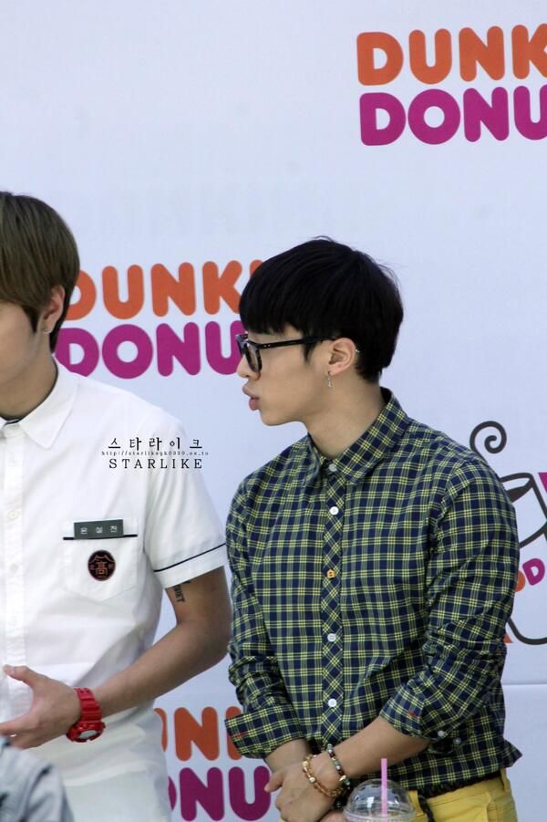 [PICS] [16.06.13] Gikwang @ Dunkin’ Donuts fansign BM3v7EiCMAE8Pkm_zpsb0a3b105