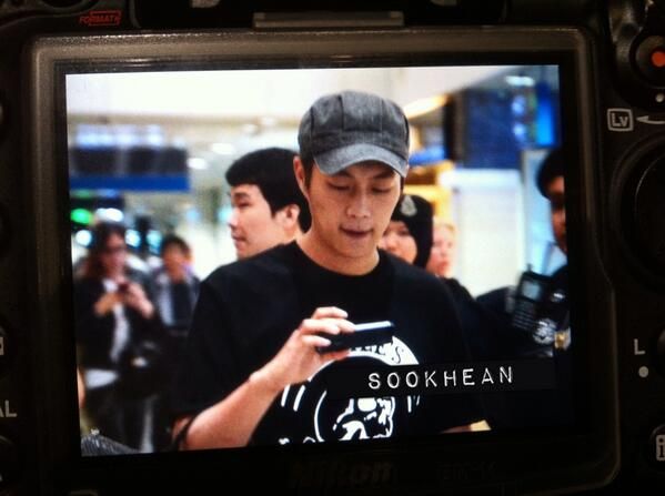 [PICS] [28.06.13]Doojoon at KLIA Departure BN22hPnCIAEIx9X_zps6822c750