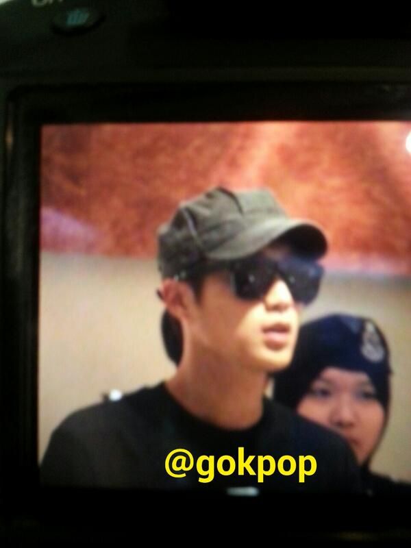 [PICS] [28.06.13]Doojoon at KLIA Departure BN2pPHbCAAAb49r_zpsae2ff463