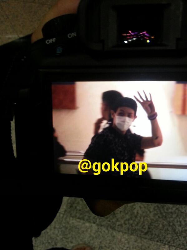 [PICS] [28.06.13]Yoseob at KLIA Departure BN2rU4jCUAES7HY_zpsf27c8ca7