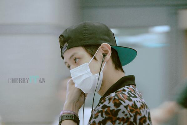 [PICS] [28.06.13]Yoseob at KLIA Departure BN4zoN2CMAASVMp_zps526dc867