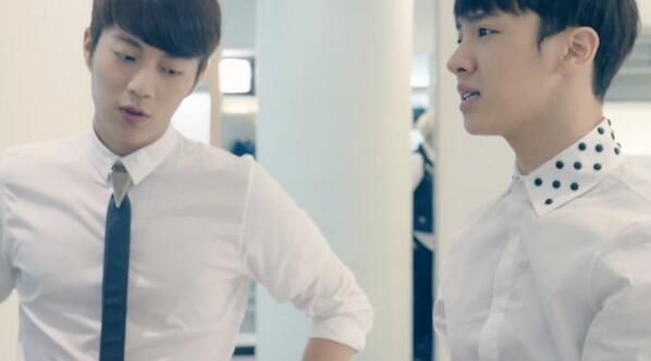 [PICS] [05.07.13]BEAST SHINSEGAE DUTY FREE Capture BOZ3158CcAAi04S_zps4425b2a5