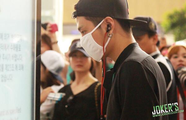 [PICS] [11.08.13] JunHyung @ Gimpo Airport BRYN4QJCEAAGAgD_zpseb83a496