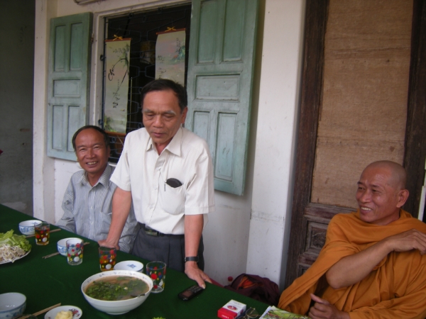 Trần - CHÀO ĐÓN HAI BẠN TRƯƠNG CUNG VÀ TRẦN NGỌC BÍNH  Ở SÀI GÒN RA TẠI NHÀ NGUYỄN HỮU DƯƠNG 3b5efa0e-06d4-4ff9-a0f9-ca779c00306f_zps917430a8