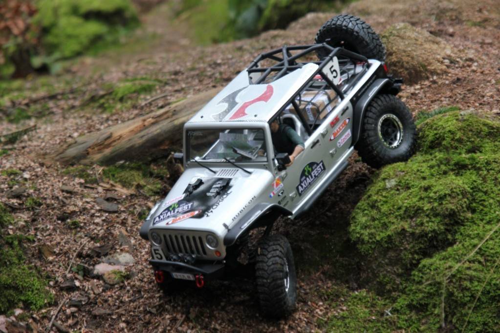 Axial scx10 Rubicon 2012 IMG_39061600x1200_zpsf47ed37d