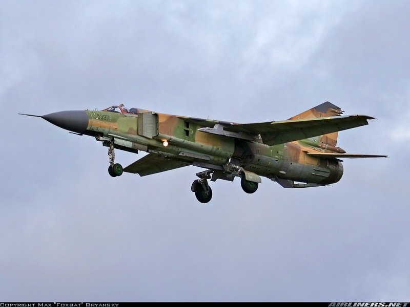 Os 10 aviões mais velozes 8-Mikoyan-GurevichMiG-23_zpsb832a5fa