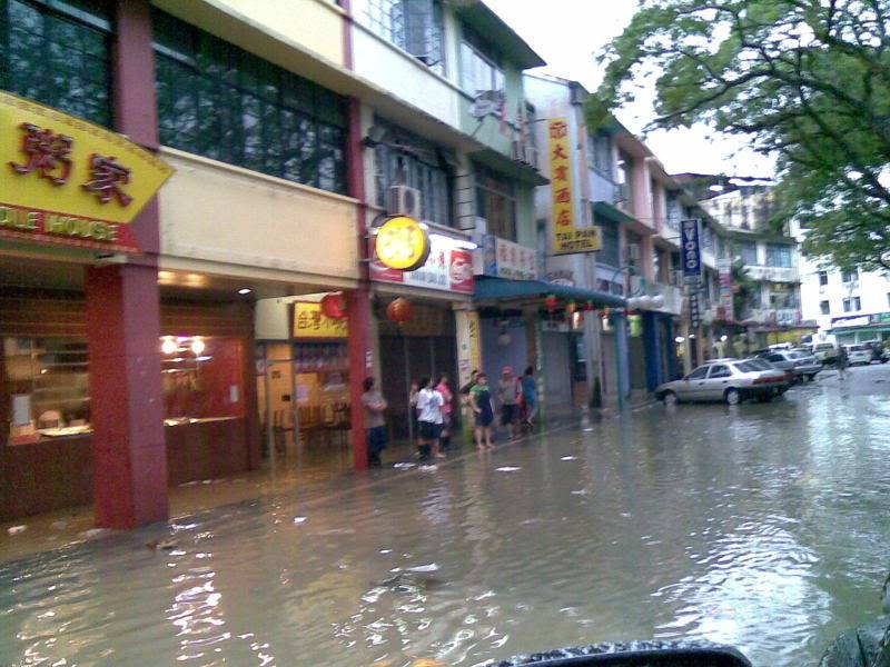 BANJIR MENUA KAMI DITU.... - Page 2 PF9