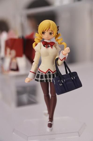 Figma Tomoe Mami School uniform ver. -Reservas abiertas- Appleofmyeye1350695789_zps99a6bbf2