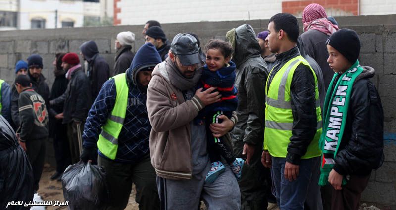 آثار المنخفض الجوي الذي ضرب فلسطين وتشريد العشرات من العائلات في غزة من بيوتها وجهود طواقم الدفاع المدني و المواطنين و فصائل المقاومة في مساعدة المتضررين و جهود IMG_4837_zps6cf5eb5e