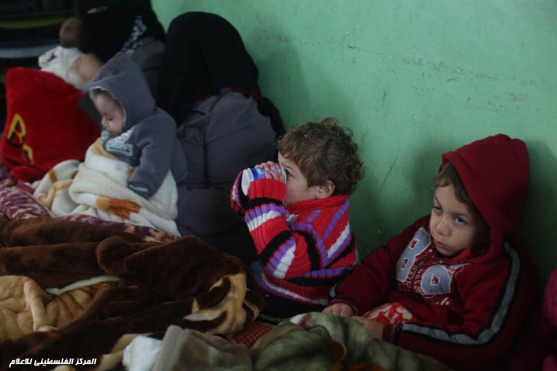 آثار المنخفض الجوي الذي ضرب فلسطين وتشريد العشرات من العائلات في غزة من بيوتها وجهود طواقم الدفاع المدني و المواطنين و فصائل المقاومة في مساعدة المتضررين و جهود JB4A9780_zps65afcd94