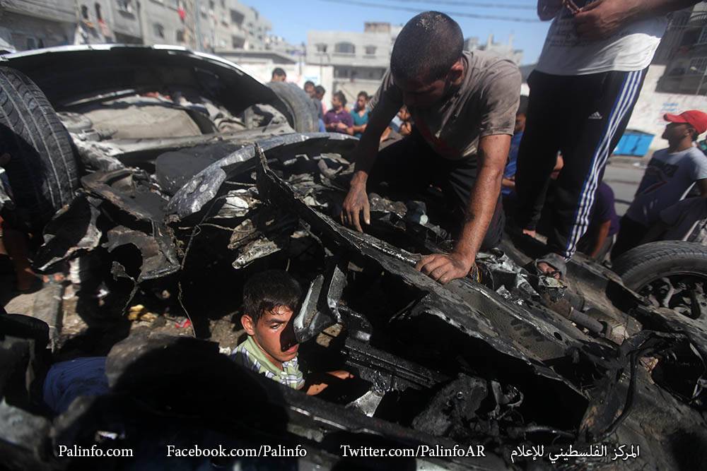 مسعفون: مقتل نشطين فلسطينيين في غارة جوية إسرائيلية على غزة IMG_0709_zpsb32521d2