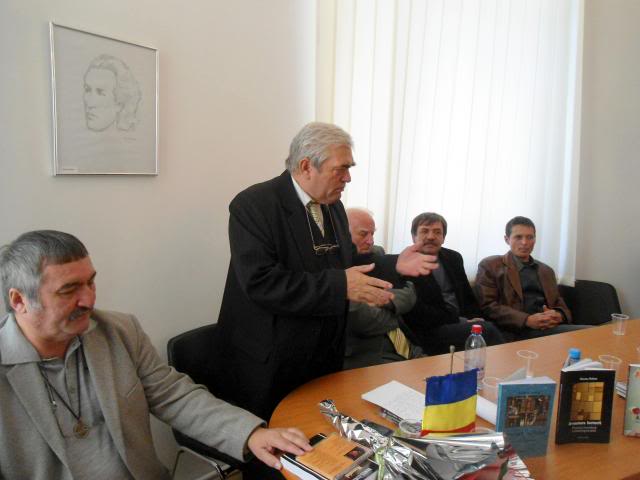 6 octombrie 2013, Miora Bahna- Aventura lecturii. Proză română contemporană. Florin Buciuleac - Chipuri 1-012_zps2a5a449c
