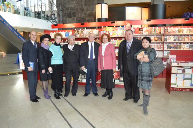 12 MARTIE 2014, participarea Asociatiei Universul Prieteniei la Targul de carte LIBREX- Iasi 3-005_zpsa01cd96f