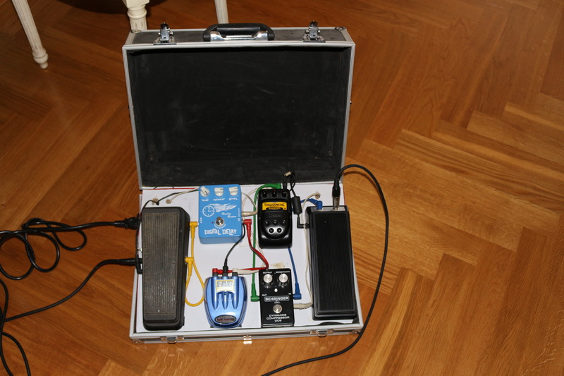 Pedalboard (Pedalcase??? Hum...) Pedalboard_zpsbxqkbkgd