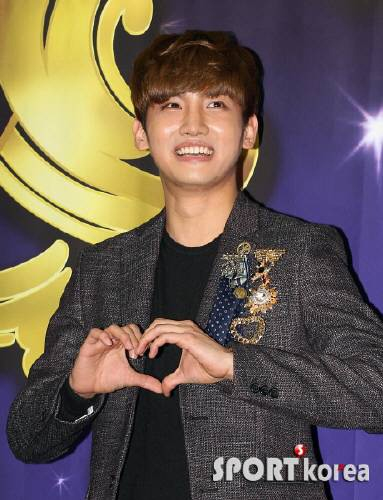 [16.01.2013] Conférence de presse pour "Moonlight Prince" 130116Moonlightprincepressconf32