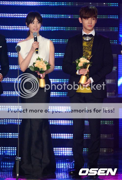 [15.01.2013] Asia Model Awards 2013 201301152207774151_50f5550c7161b