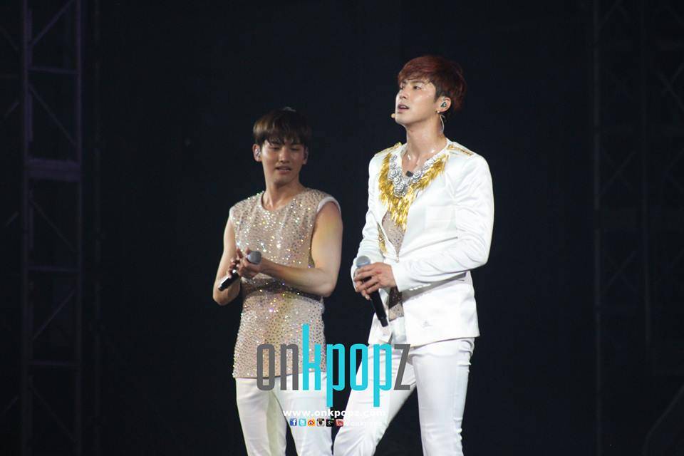 {18.05.2013} TVXQ! Live Tour "CATCH ME" en Malaisie  181215_657765150917229_798748494_n_zps6a574388