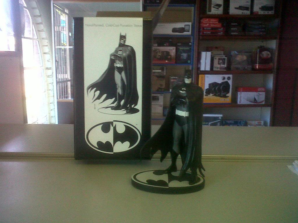 [DC Collectibles] Batman Black & White: Batman Statue - by Brian Bolland  IMG-20130408-01138_zps1ae8dd78