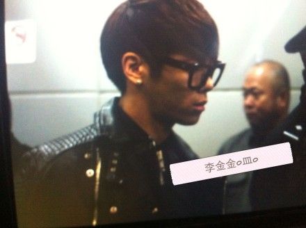  121117 SHINee @ Aeropuerto Shanghai Pudong Tumblr_mdmjltvetB1qcl8qx